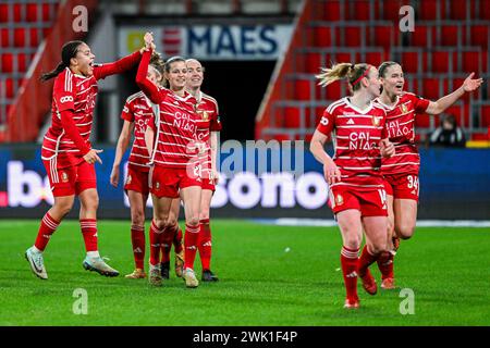 Lüttich, Belgien. Februar 2024. Shari Van Belle (26) von Standard Scores 3-0 und Standard kann während eines Frauenfußballspiels zwischen Standard Femina de Lüttich und Oud-Heverlee Leuven Dames am 17. Spieltag der Saison 2023 - 2024 in der Belgischen Lotto Womens Super League am Samstag, den 17. Februar 2024 in Lüttich, feiern. BELGIEN . Quelle: Sportpix/Alamy Live News Stockfoto