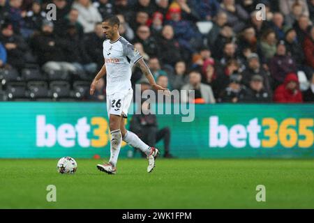 Swansea, Großbritannien. Februar 2024. Kyle Naughton aus Swansea City in Aktion. EFL Skybet Meisterschaftsspiel Swansea City gegen Ipswich Town im Stadion Swansea.com in Swansea, Wales am Samstag, den 17. Februar 2024. Dieses Bild darf nur für redaktionelle Zwecke verwendet werden. Nur redaktionelle Verwendung, Bild von Andrew Orchard/Andrew Orchard Sportfotografie/Alamy Live News Credit: Andrew Orchard Sportfotografie/Alamy Live News Stockfoto