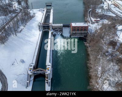 Luftbild der Erie Canal Locks in Seneca Falls, NY, zwischen Seneca Lake und Cayuga Lake. Stockfoto