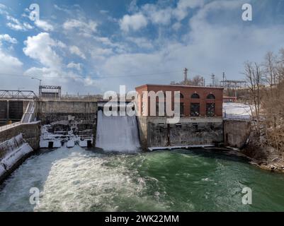 Luftbild der Erie Canal Locks in Seneca Falls, NY, zwischen Seneca Lake und Cayuga Lake. Stockfoto