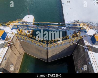 Luftbild der Erie Canal Locks in Seneca Falls, NY, zwischen Seneca Lake und Cayuga Lake. Stockfoto