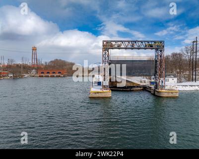 Luftbild der Erie Canal Locks in Seneca Falls, NY, zwischen Seneca Lake und Cayuga Lake. Stockfoto