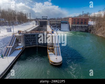 Luftbild der Erie Canal Locks in Seneca Falls, NY, zwischen Seneca Lake und Cayuga Lake. Stockfoto
