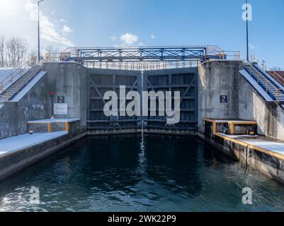 Luftbild der Erie Canal Locks in Seneca Falls, NY, zwischen Seneca Lake und Cayuga Lake. Stockfoto