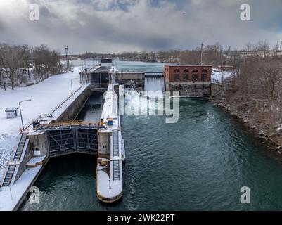 Luftbild der Erie Canal Locks in Seneca Falls, NY, zwischen Seneca Lake und Cayuga Lake. Stockfoto