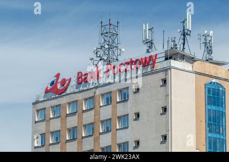 Bydgoszcz, Polen - 9. Juli 2023: Logo der Bank Pocztowy. Stockfoto