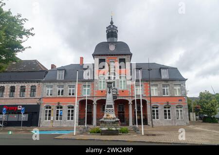 Saint-Ghislain, Belgien - 6. August 2023: Ehemaliges Rathaus von Saint-Ghislain. Stockfoto