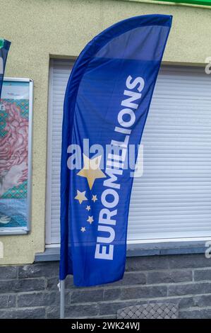 Saint-Ghislain, Belgien - 6. August 2023: Logo und Zeichen von EuroMillions. Stockfoto