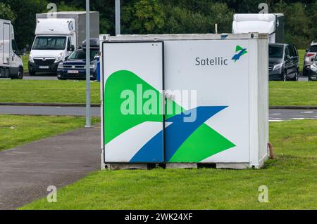 Saint-Ghislain, Belgien - 6. August 2023: Satellic Viapass Verkaufsbox in Belgien. Stockfoto