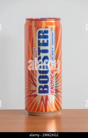 Pruszcz Gdanski, Polen - 27. September 2023: Dose of Booster Energy Drink. Stockfoto