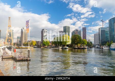 Rotterdam, Nederland - 22. Oktober 2023: Alter Hafen von Rotterdam. Stockfoto