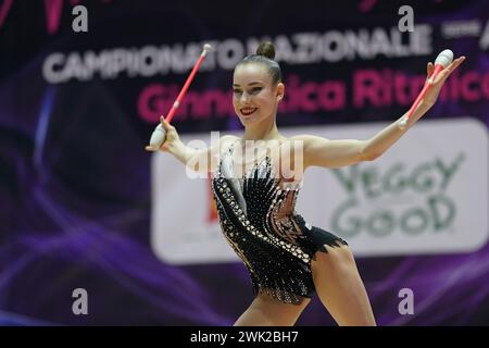 Chieti, Italien. Februar 2024. VARFOLOMEEV DARJA - Raffello Motto Viareggio während Rhythmischer Gymnastik - Serie A1/A2, Gymnastik in Chieti, Italien, 18. Februar 2024 Credit: Unabhängige Fotoagentur/Alamy Live News Stockfoto