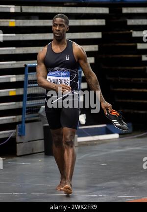 Dwain Chambers ging auf die Strecke, nachdem er am 17./18. Februar 2024 im 60-m-Halbfinale der Herren bei den Microplus UK Athletics Indoor Championships im Utilita Stadium, Birmingham, UK, teilgenommen hatte. Foto von Gary Mitchell Stockfoto