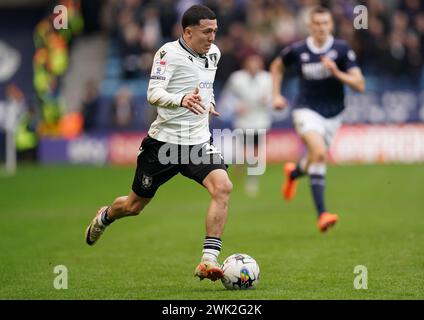 LONDON, ENGLAND - 17. FEBRUAR: Ian Poveda von Sheffield Wednesday während des Sky Bet Championship Matches zwischen Millwall und Sheffield Wednesday in den am 17. Februar 2024 in London. (Foto: Dylan Hepworth/MB Media) Stockfoto