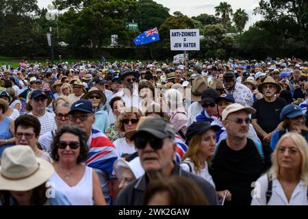 Sydney, Australien. Februar 2024. Tausende von Menschen nahmen am 18. Februar in Zentral-Sydney an einer Kundgebung Teil, um jüdische Australier zu unterstützen, während der Antisemitismus zunimmt. Die Kundgebung wurde von der christlichen Gruppe Never Again IS Now organisiert. Seit dem Ausbruch der Konflikte zwischen Israel und der Hamas im letzten Oktober haben in Australien antisemitische Vorfälle zugenommen. Quelle: George Chan/Alamy Live News Stockfoto