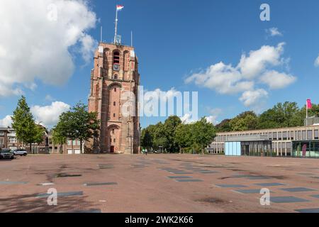 Schiefer Turm Oldehove im Zentrum von Leeuwarden in Friesland. Stockfoto