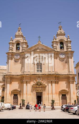 Mdina, Malta - 20. Juni 2023: Fassade der St.. Paul's Cathedral in Mdina (Malta) Stockfoto