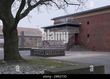 Peenemunde, Deutschland - 10. Januar 2024: Entwicklungs- und Produktionsstandort der V1- und V2-Raketen in Peenemunde während des Zweiten Weltkriegs. Prüfungen an der B Stockfoto