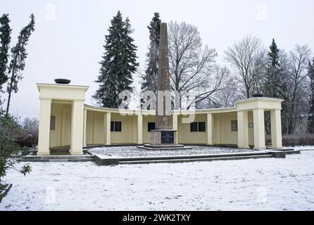 Gustrow, Deutschland - 12. Januar 2024: Dieser Kriegsfriedhof beherbergt die Gräber von 545 getöteten sowjetischen Soldaten, Kriegsgefangenen und Zwangsarbeitern während Seco Stockfoto