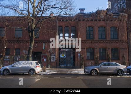 Berlin, Deutschland - 18. Januar 2024: Dieses Gebäude diente der Koordination und Behandlung kranker Bewohner, die von Epidemien geplagt waren. Sonniger Winter d Stockfoto