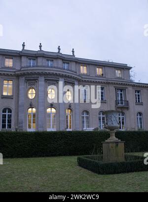 Berlin - 22. Januar 2024: Holocaust-Gedenkstätte und Museum, bekannt als Haus der Wannsee-Konferenz. Bewölkter Winter Stockfoto