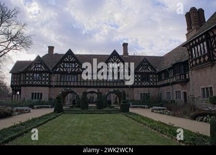 Potsdam, Deutschland - 23. Januar 2024: Im Schloss Cecilienhof fand die Potsdamer Konferenz statt, auf der die Verbündeten das Schicksal des besiegten Dritten REIC verhandelten Stockfoto