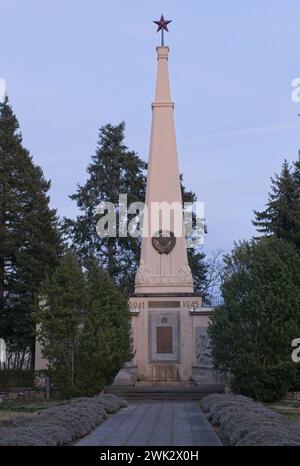 Baruth, Deutschland - 29. Januar 2024: Dieser Kriegsfriedhof der Roten Armee beherbergt die Gräber von 1238 sowjetischen Soldaten, die 1945 während des Zweiten Weltkriegs getötet wurden Stockfoto