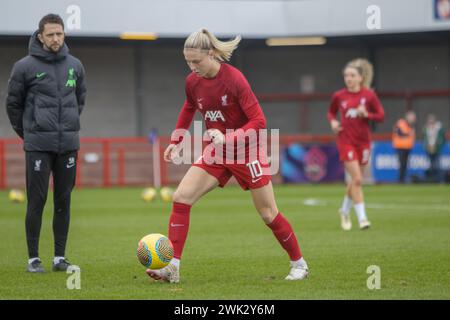 Crawley, Großbritannien. Februar 2024. Sophie Roman Haug (10 Liverpool) wartete sich vor dem Spiel der Barclays Womens Super League zwischen Brighton und Liverpool im Broadfield Stadium in Crawley auf. (Tom Phillips/SPP) Credit: SPP Sport Press Photo. /Alamy Live News Stockfoto