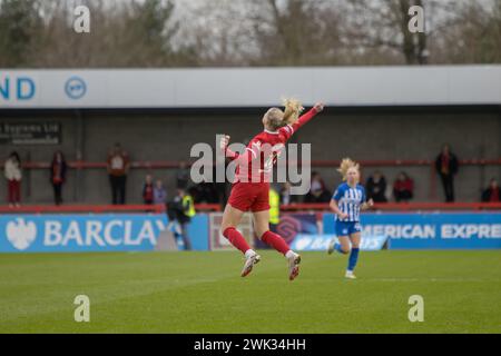 Crawley, Großbritannien. Februar 2024. Broadfield Stadium, Crawley, England, 18. Februar 2024: Sophie Roman Haug (10 Liverpool) in Aktion während des Spiels der Barclays Womens Super League zwischen Brighton und Liverpool im Broadfield Stadium, Crawley. (Tom Phillips/SPP) Credit: SPP Sport Press Photo. /Alamy Live News Stockfoto