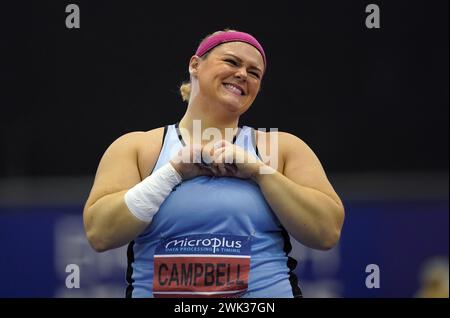 Amelia Campbell gewann das Women's Shot Put Final am zweiten Tag der Microplus UK Athletics Indoor Championships 2024 in der Utilita Arena in Birmingham. Bilddatum: Sonntag, 18. Februar 2024. Stockfoto