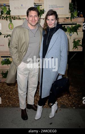 Hanno Koffler mit Ehefrau Mia Maariel Meyer bei der Medienboard Party 2024 im Rahmen der Berlinale 2024 am Holzmarkt. Berlin, 17.02.2024 *** Hanno Koffler mit seiner Frau Mia Maariel Meyer auf der Medienboard Party 2024 im Rahmen der Berlinale 2024 am Holzmarkt Berlin, 17 02 2024 Foto:XF.xKernx/xFuturexImagex mbb 4347 Stockfoto