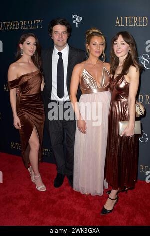 Kayla Adams, Charles Agron, Krista Dane King und Alyona Khmara beim Special Screening des Kinofilms Altered Reality im Regal LA Live Kino. Los Angeles, 17.02.2024 *** Kayla Adams, Charles Agron, Krista Dane King und Alyona Khmara bei der Sondervorführung des Films Altered Reality im Regal LA Live Cinema Los Angeles, 17 02 2024 Foto:xD.xStarbuckx/xFuturexImagex Reality 4287 Stockfoto