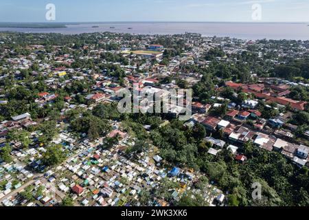 Friedhof in der Karibikstadt Bluefields aus der Vogelperspektive Stockfoto