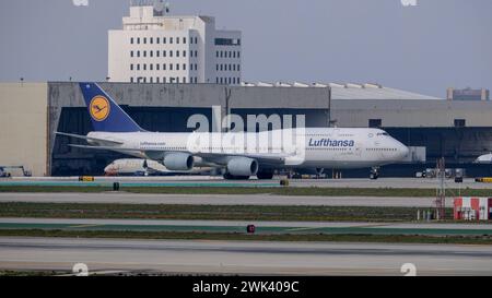 D-ABYD Lufthansa Boeing 747-830 Mecklenburg-Vorpommern am Los Angeles International Airport LAX / KLAX Los Angeles, Kalifornien, USA, Vereinigte Staaten von Amerika, 17.02.2024 *** D ABYD Lufthansa Boeing 747 830 Mecklenburg Vorpommern am Los Angeles International Airport LAX KLAX Los Angeles, Kalifornien, USA, USA, 17 02 2024 Stockfoto