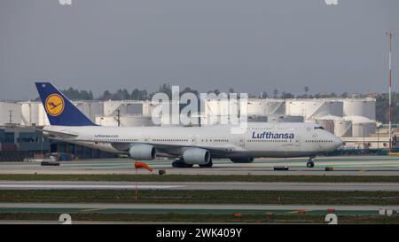 D-ABYD Lufthansa Boeing 747-830 Mecklenburg-Vorpommern am Los Angeles International Airport LAX / KLAX Los Angeles, Kalifornien, USA, Vereinigte Staaten von Amerika, 17.02.2024 *** D ABYD Lufthansa Boeing 747 830 Mecklenburg Vorpommern am Los Angeles International Airport LAX KLAX Los Angeles, Kalifornien, USA, USA, 17 02 2024 Stockfoto