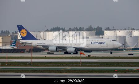 D-ABYD Lufthansa Boeing 747-830 Mecklenburg-Vorpommern am Los Angeles International Airport LAX / KLAX Los Angeles, Kalifornien, USA, Vereinigte Staaten von Amerika, 17.02.2024 *** D ABYD Lufthansa Boeing 747 830 Mecklenburg Vorpommern am Los Angeles International Airport LAX KLAX Los Angeles, Kalifornien, USA, USA, 17 02 2024 Stockfoto