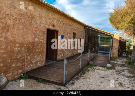 Malerische Aussicht vom berühmten Schloss von Pylos oder Niokastro in Pylos Stadt, Navarino Gegend, Messinia, Griechenland. Stockfoto