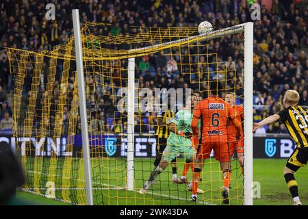 Arnheim, Niederlande. Februar 2024. ARNHEM, NIEDERLANDE - 18. FEBRUAR: Während des niederländischen Eredivisie-Spiels zwischen Vitesse und FC Volendam im Stadion Gelredome am 18. Februar 2024 in Arnhem, Niederlande. (Foto: Ben Gal/Orange Pictures) Credit: Orange Pics BV/Alamy Live News Stockfoto