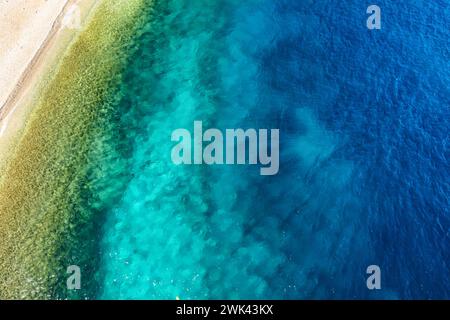 Blick aus der Vogelperspektive auf den Strand von Antisamos auf der Insel Kefalonia, Ionische Insel, Griechenland Stockfoto