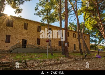 Malerische Aussicht vom berühmten Schloss von Pylos oder Niokastro in Pylos Stadt, Navarino Gegend, Messinia, Griechenland. Stockfoto