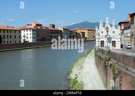 Arno mit Santa Maria della Spina, Pisa Stockfoto