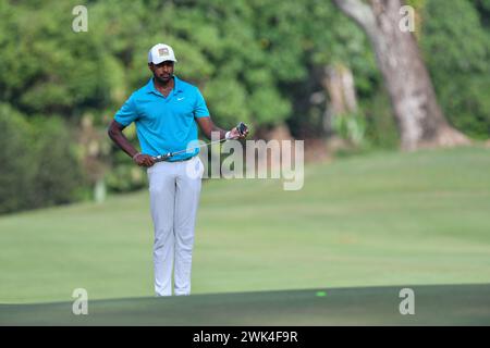 SERDANG - 18. Februar: Khavis Varadan aus Malaysia steht am 18. Februar 2024 im Mines Resort & Golf Club, Serdang, Selangor, Malaysia, am 1. Loch in der Finalrunde 0f IRS Prima Malaysia Open 2024. (Foto von Ali Mufti) Credit: Ali Mufti/Alamy Live News Stockfoto