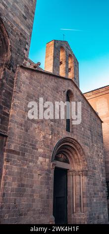 Historische Architektur in Barcelona Stadtbild Foto. Wunderschöne Stadtlandschaften. Torre Mirador und Palau del Lloctinent Katalonien, Spanien. Hallo Stockfoto