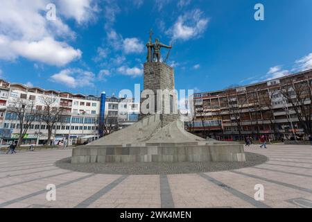 Kraljevo, Serbien - 18. Februar 2022: Denkmal für die serbischen Krieger, die in den Kriegen von 1912 bis 1918 für die Freiheit starben, Soldat, alias Milutin, am mai Stockfoto