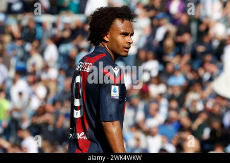 Joshua Zirkzee von Bologna sieht sich beim Fußballspiel SS Lazio gegen Bologna FC Stadio Olimpico am 18. Februar 2024 in Rom an. Stockfoto