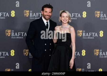 London, Großbritannien. Februar 2024. LONDON, VEREINIGTES KÖNIGREICH - 18. FEBRUAR 2024: Carey Mulligan und Bradley Cooper nehmen am 18. Februar 2024 an der EE BAFTA Film Awards Zeremonie in der Royal Festival Hall in London Teil. (Foto: Wiktor Szymanowicz/NurPhoto) Credit: NurPhoto SRL/Alamy Live News Stockfoto