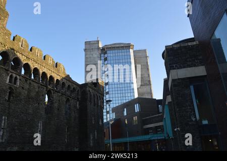 BT Tower, Swansea Castle und Castle Quarter Sanierung in Swansea, Wales, Großbritannien. Januar 2024. Stockfoto