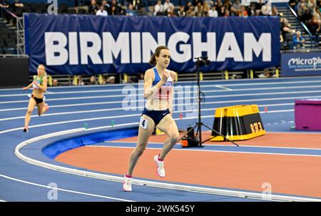 Birmingham, Großbritannien. Februar 2024. MUIR Laura gewinnt die Frauen 3000 m bei den Microplus UK Athletics Indoor Championships in der Utilita Arena in Birmingham. Quelle: LFP/Alamy Live News Stockfoto