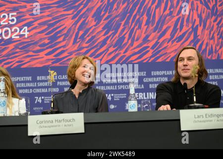 Corinna Harfouch und Lars Eidinger bei der Pressekonferenz zum Film Sterben von Matthias Glasner bei der Berlinale. Berlinale Filmfestival PK *** Corinna Harfouch und Lars Eidinger bei der Pressekonferenz zum Film Sterben von Matthias Glasner beim Berlinale Filmfestival PK Stockfoto