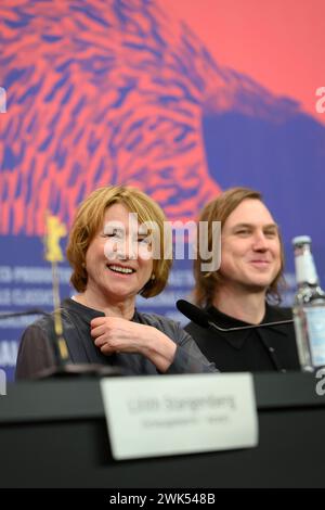 Corinna Harfouch und Lars Eidinger bei der Pressekonferenz zum Film Sterben von Matthias Glasner bei der Berlinale. Berlinale Filmfestival PK *** Corinna Harfouch und Lars Eidinger bei der Pressekonferenz zum Film Sterben von Matthias Glasner beim Berlinale Filmfestival PK Stockfoto